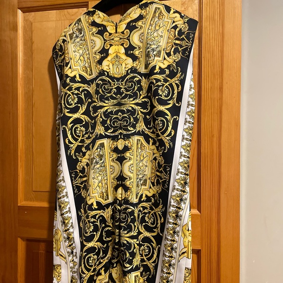 Versace dress - Picture 4 of 12